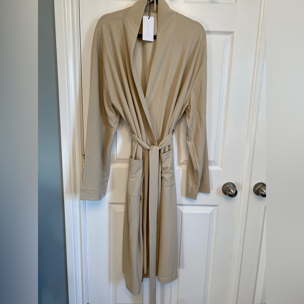 NWT Line and Dot Waffle Knit Women’s Housecoat Robe Pockets Belted Long Plus